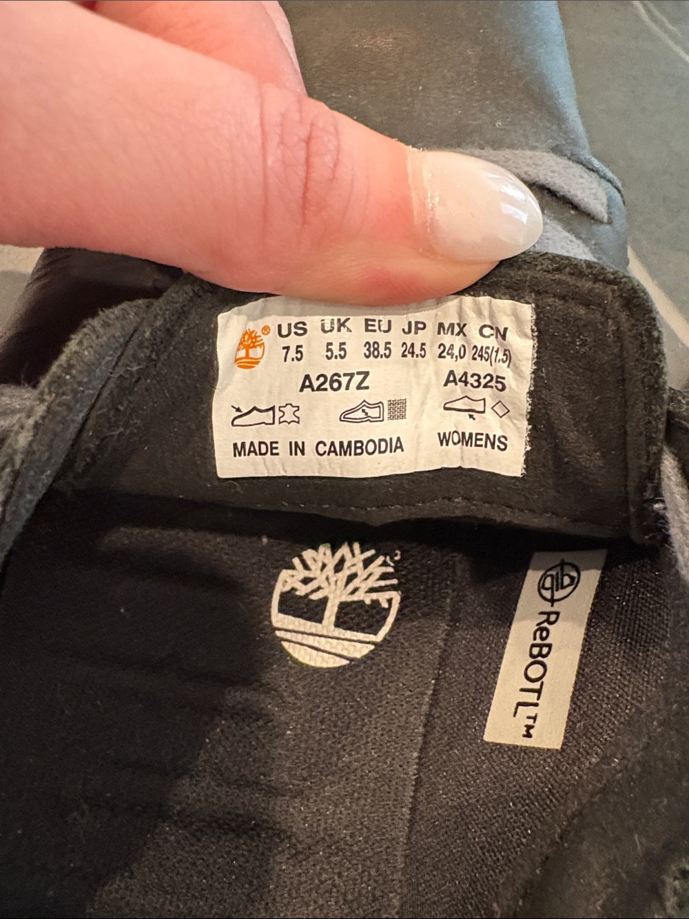 Timberland Black Low-Top Sneakers with Gray Laces - Picture 2 of 5